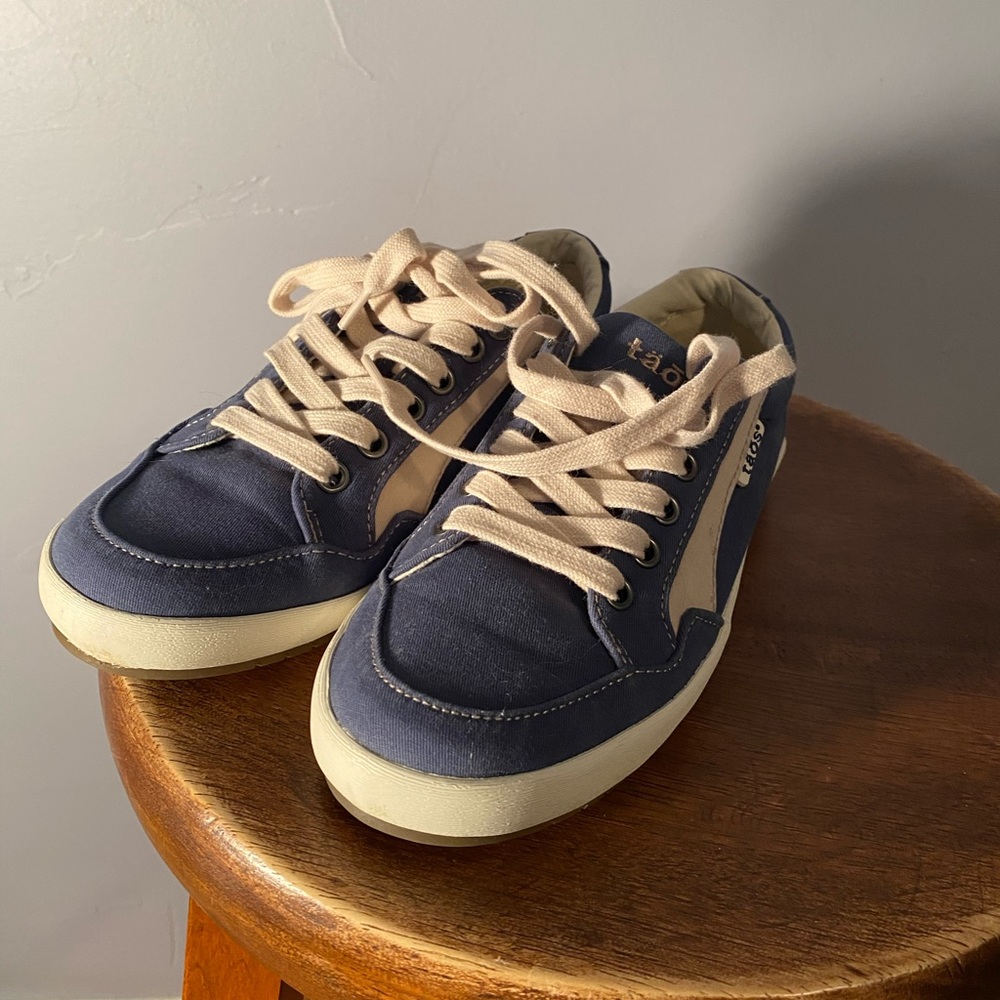 Taos Footwear Womens Casual Lace Up Shoes Indigo/Beige, size 6.5.
